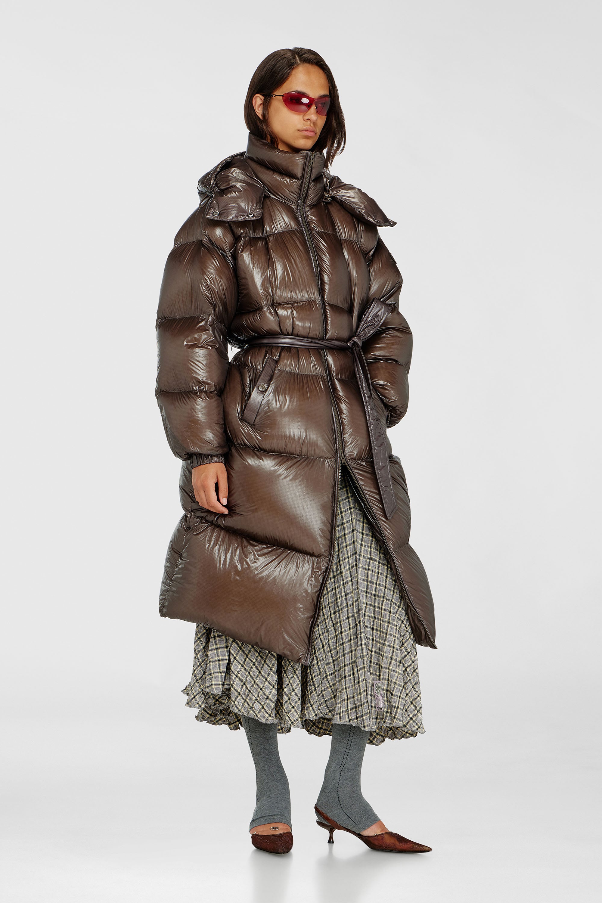 Diesel - W-ISHER, Abrigo acolchado tipo puffer en ripstop ultraligero Mujer in Marr&oacute;n - 1