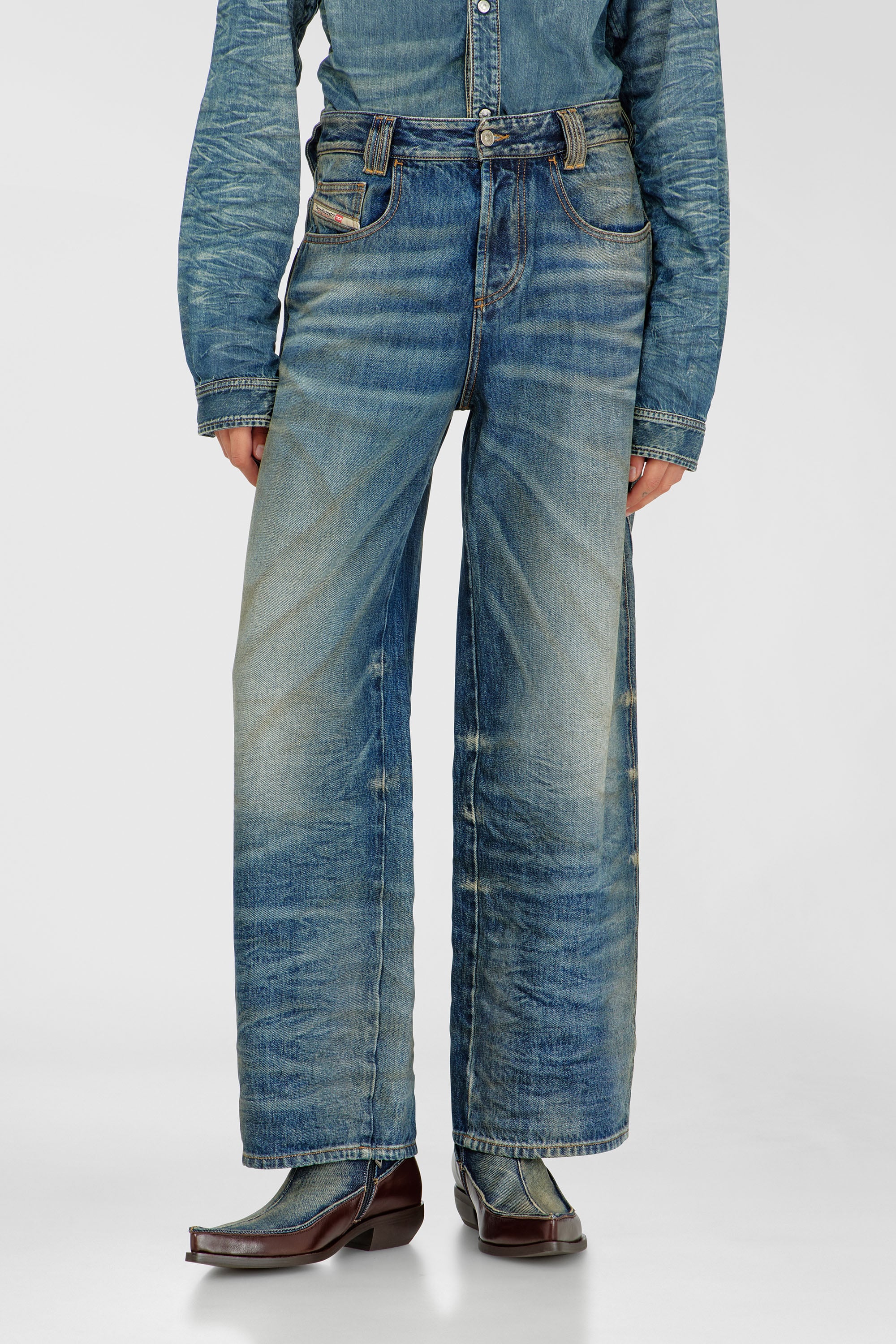 Diesel - Unisex's Relaxed Jeans 1982 D-Hakou 007GC, Medium Blue - 1