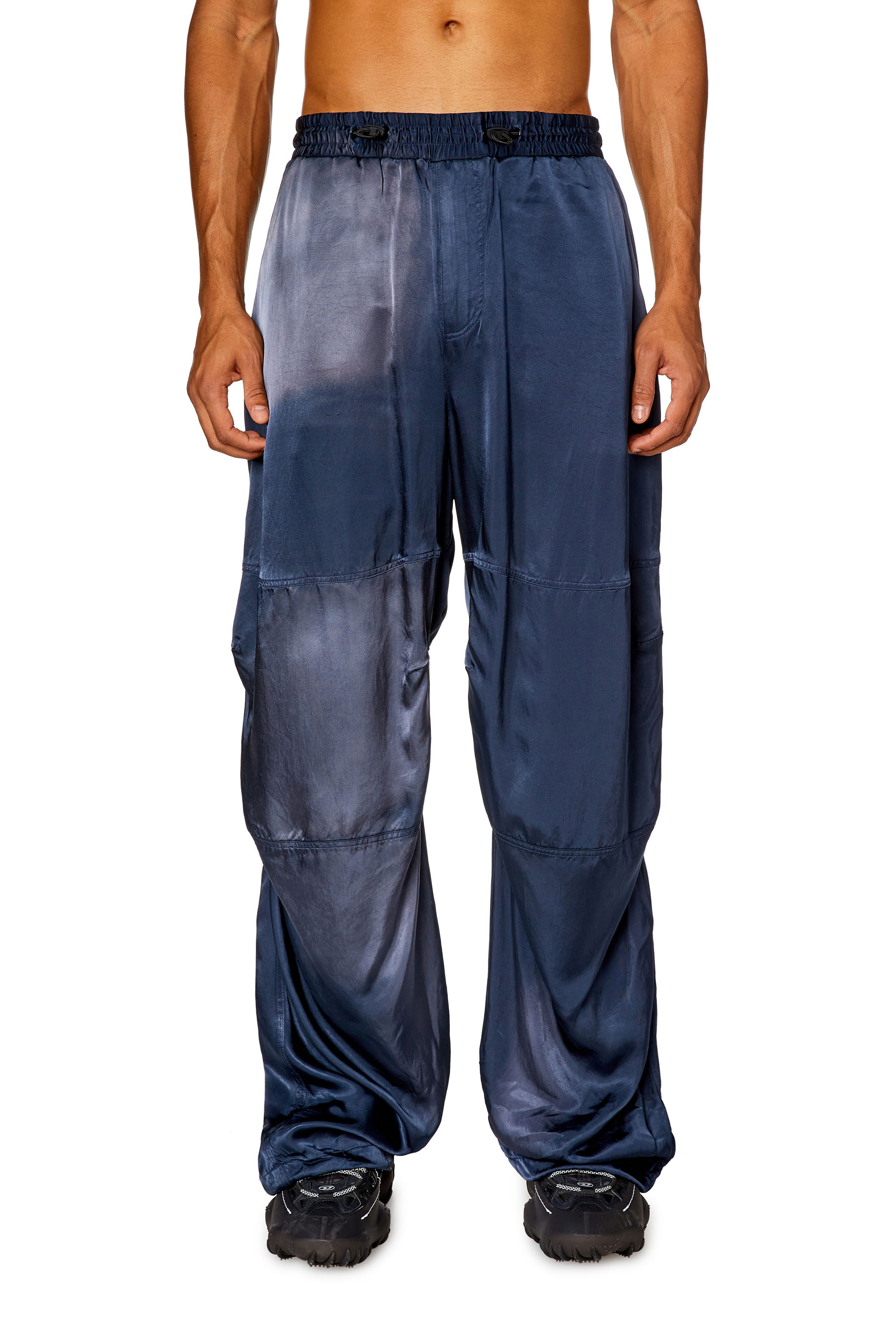 Diesel - P-MARTY, Pantalones cargo de sat&eacute;n extragrandes Hombre in Azul marino - 3