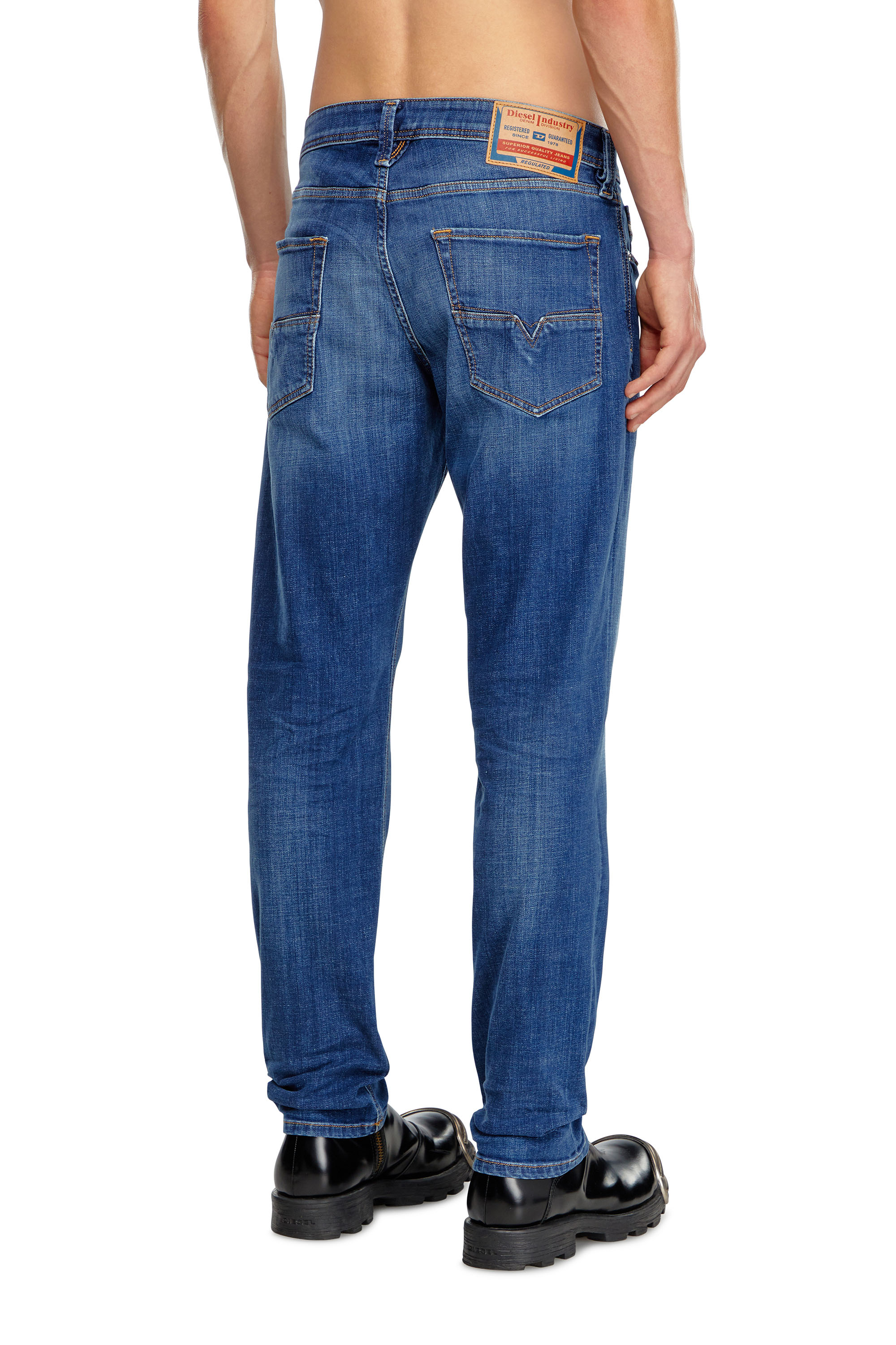 Diesel - Man's Regular Jeans 1986 Larkee-Beex 09K04, Medium blue - 5