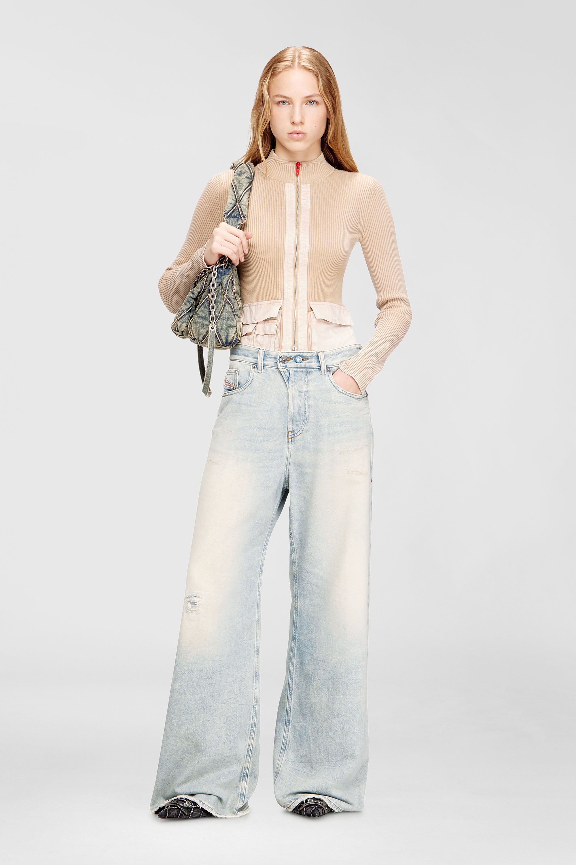 Diesel - CHARM-D SHOULDER S, Charm-D-Bolso de hombro peque&ntilde;o de denim acolchado Mujer in Azul marino - 2