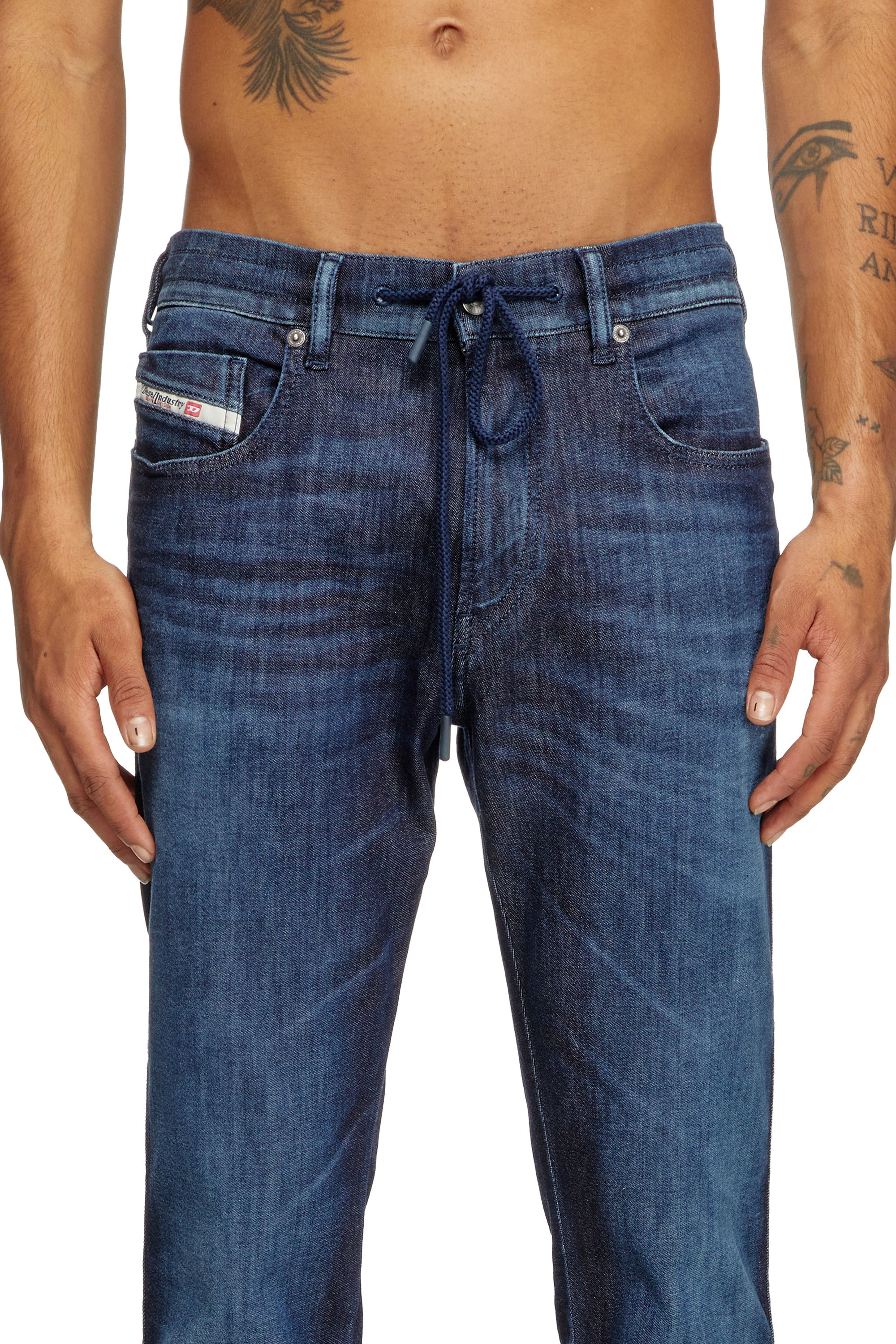 Diesel - Slim 2062 D-Strukt Joggjeans&reg; 09L11 Hombre, Azul Oscuro - 3