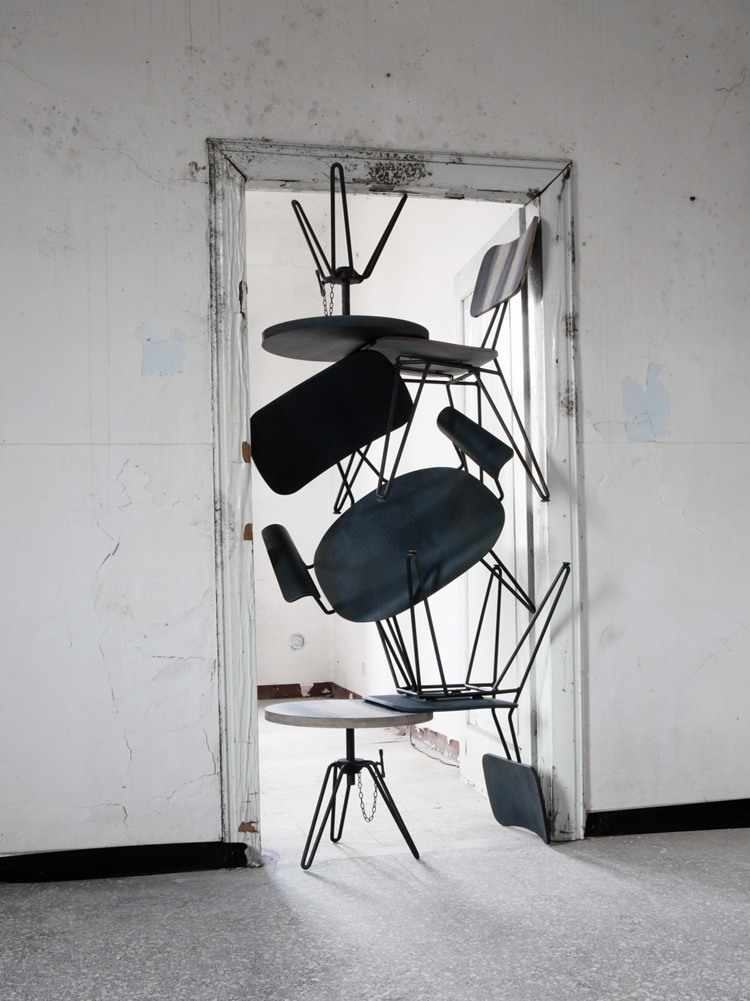 Diesel - DL0F01 OVERDYED, Unisex's Side chair with indigo blue treated wood in Indigo - 4