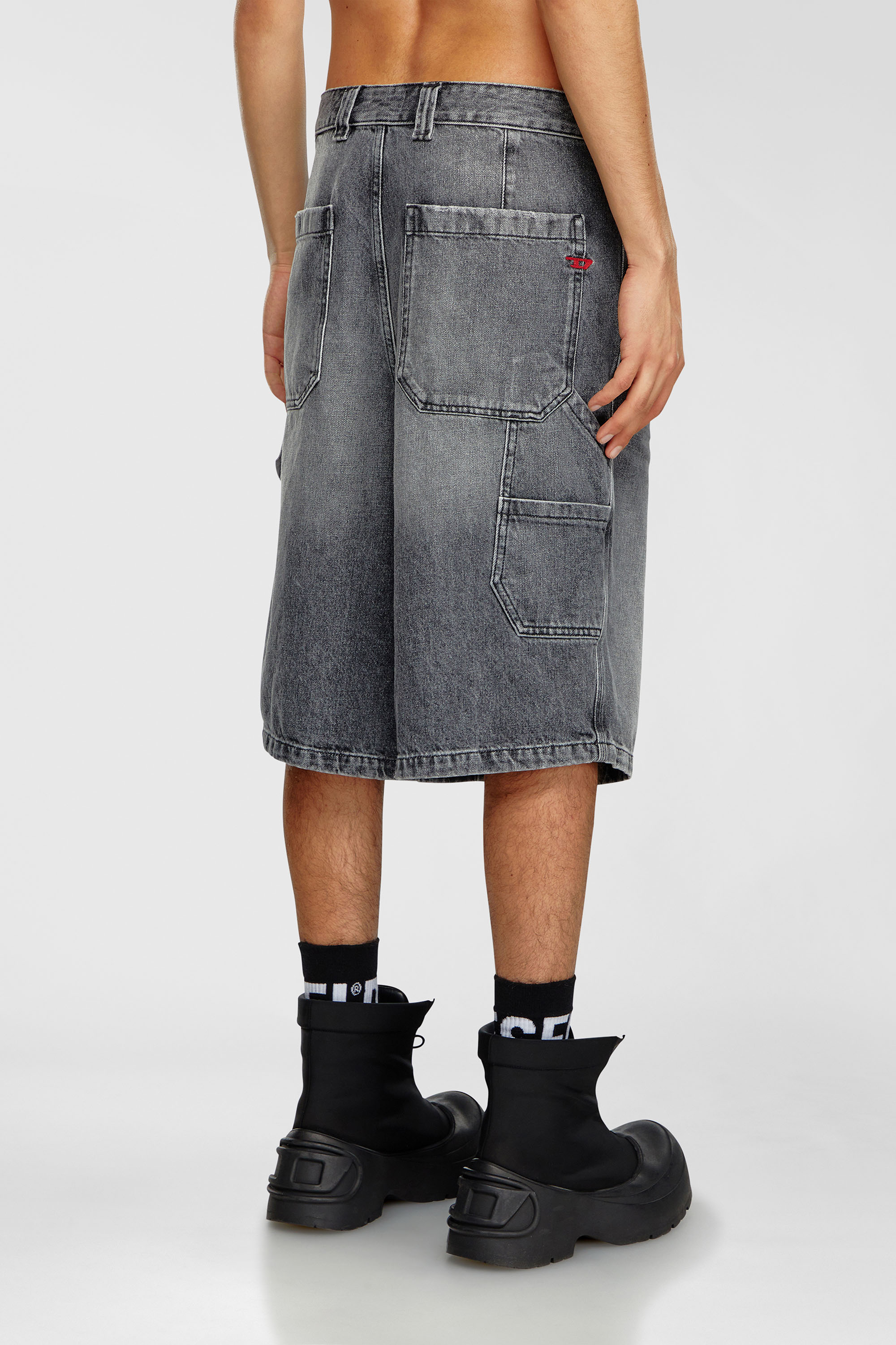 D-LIVERY-SHORT