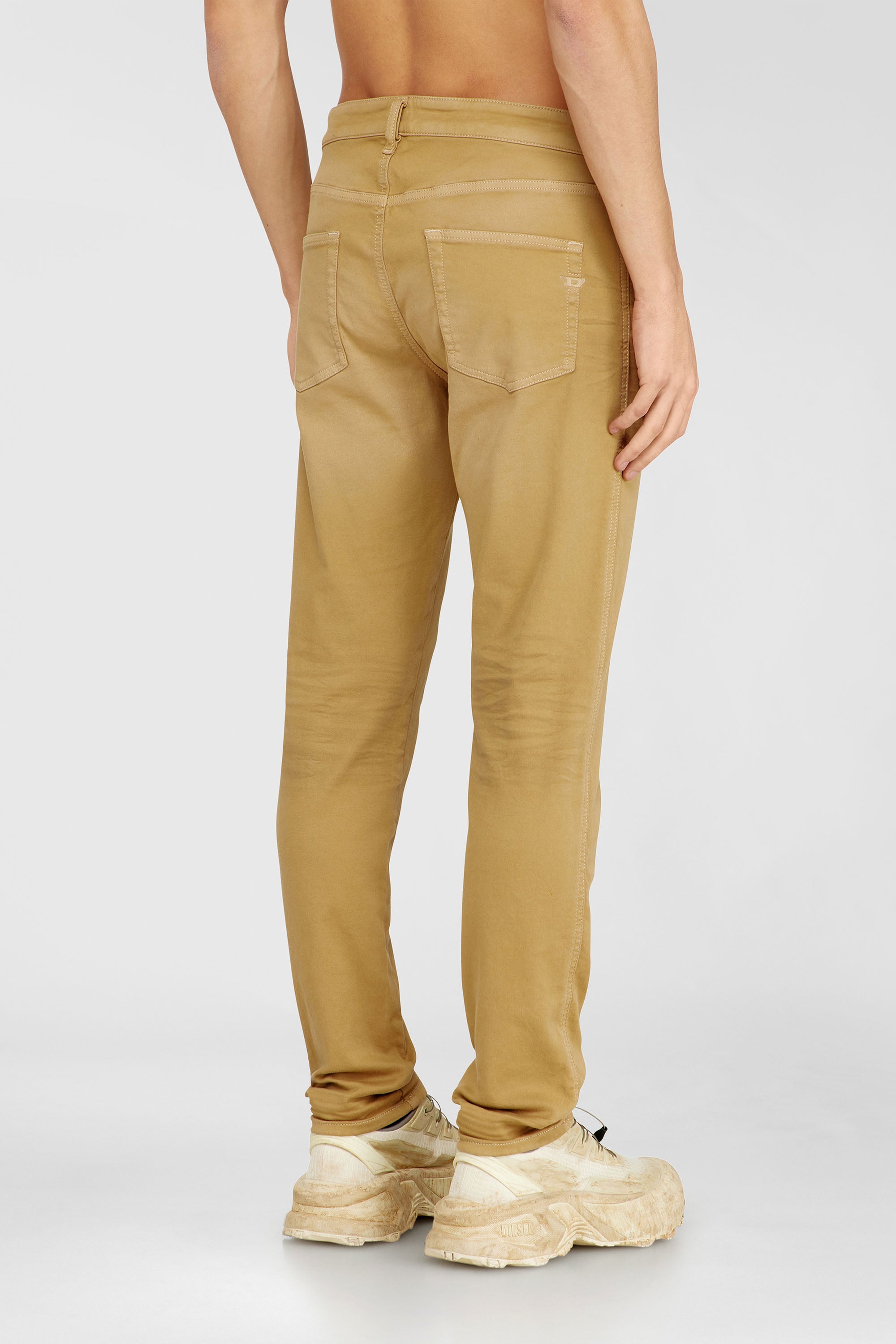 Diesel - Male's Slim 2062 D-Strukt Joggjeans&reg; 0670M, Beige - 3