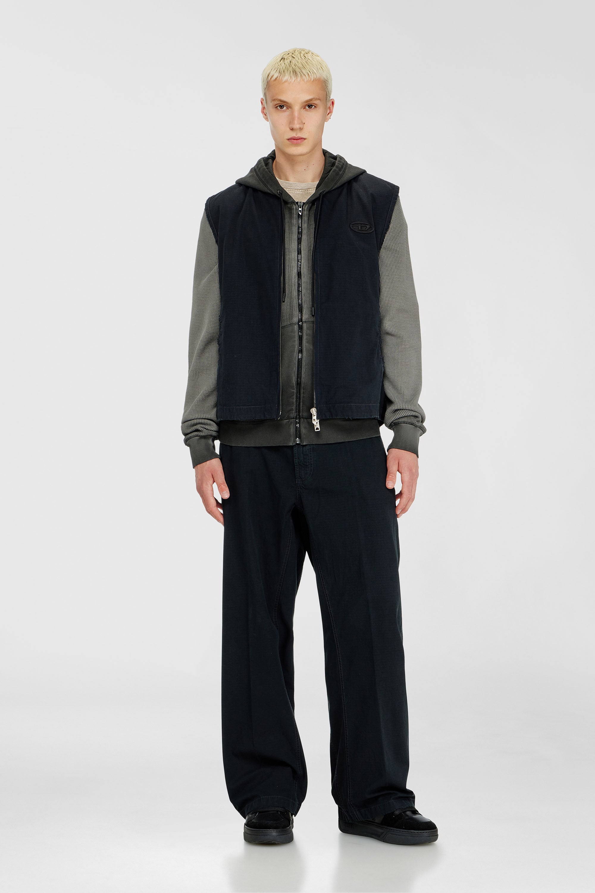 Diesel - J-TYPE-CO-SL, Male's Cotton ripstop vest with Oval D patch in Black - 2