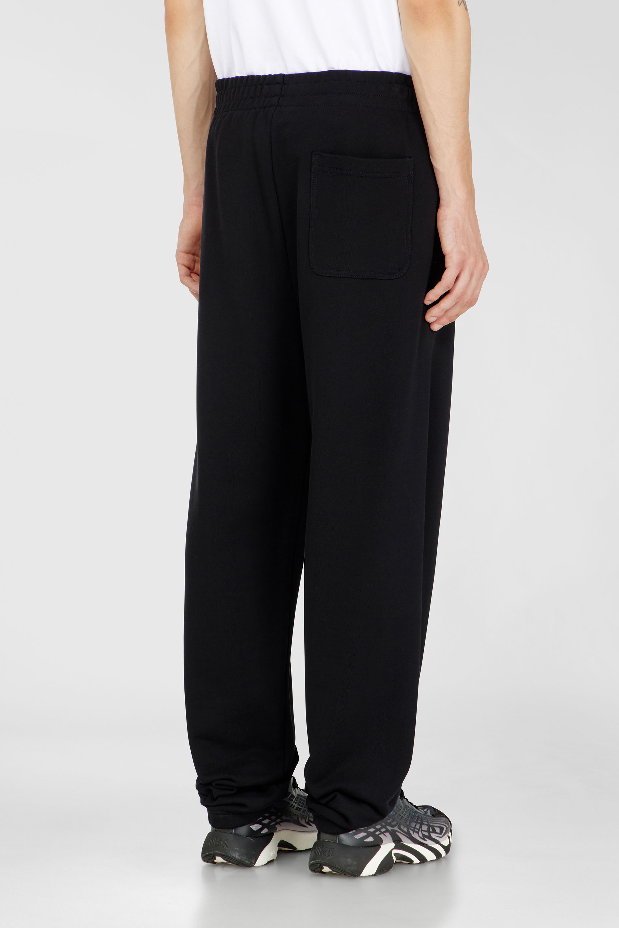 Men's Cotton pants with Diesel patch | Black | Diesel US