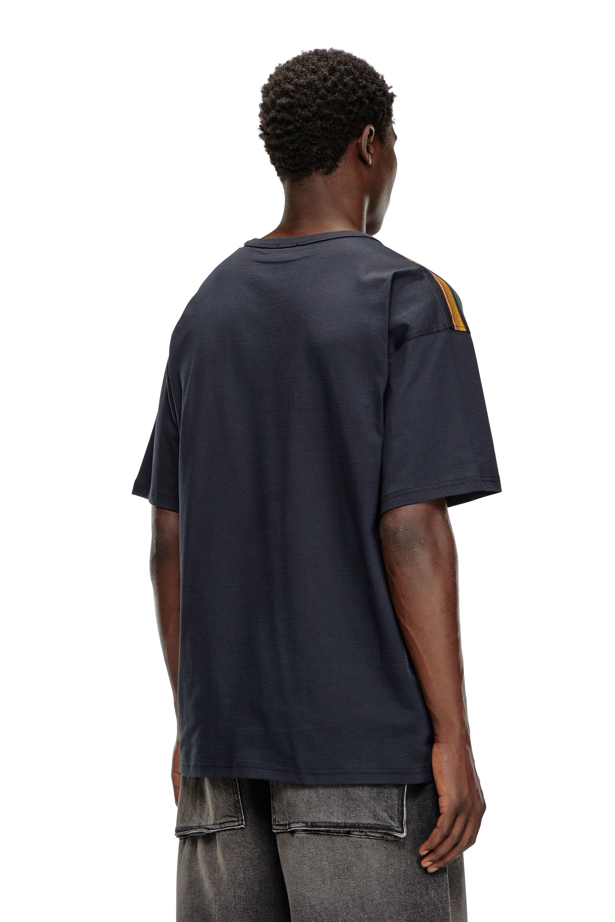 Diesel - T-BOXT-P1, T-shirt avec imprimé affiche Oval D Homme in Noir - 4