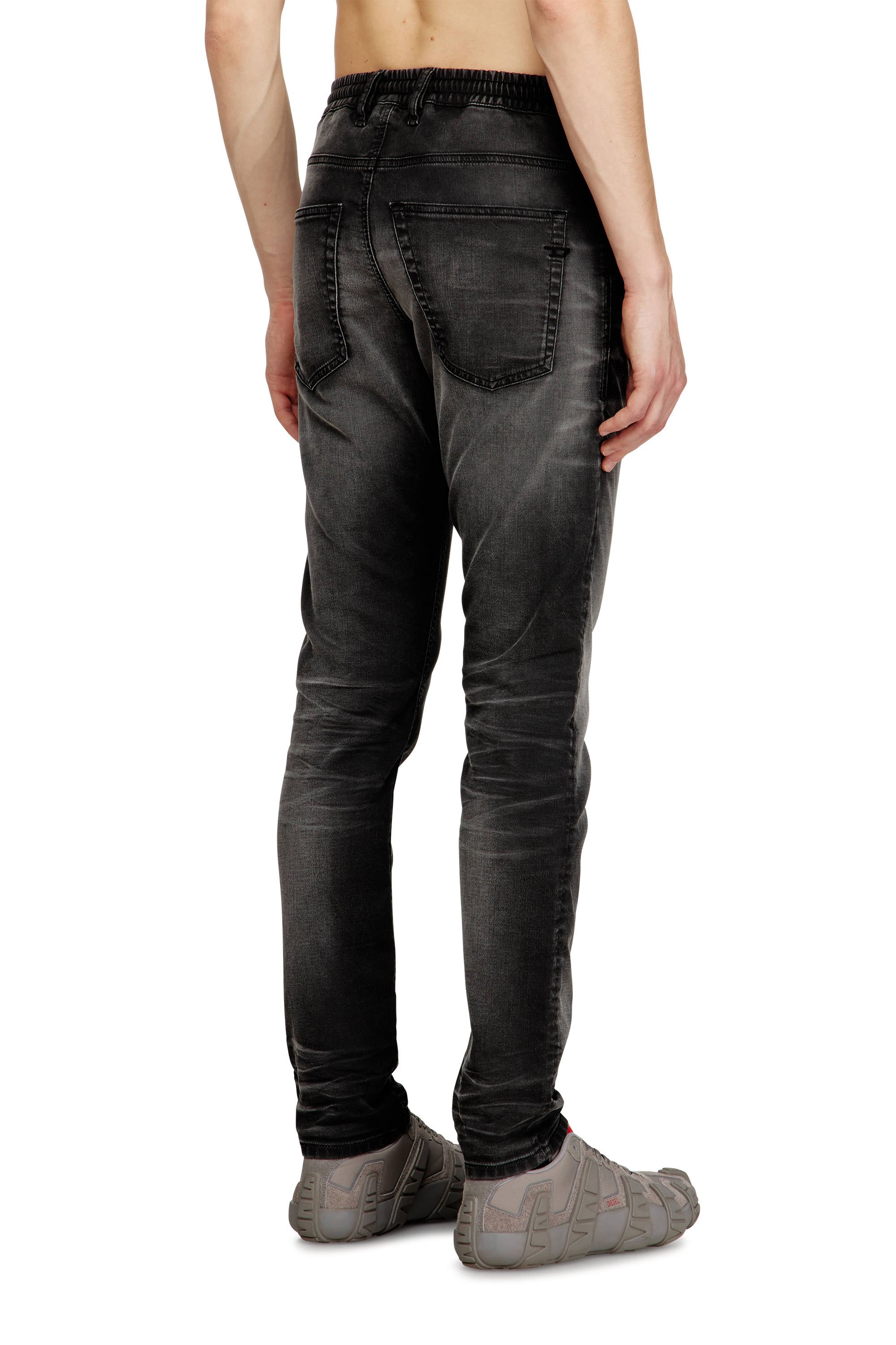 Diesel - Regular 2032 D-Krooley Joggjeans&reg; 068UG Homme, Noir/Gris fonc&eacute; - Image 4