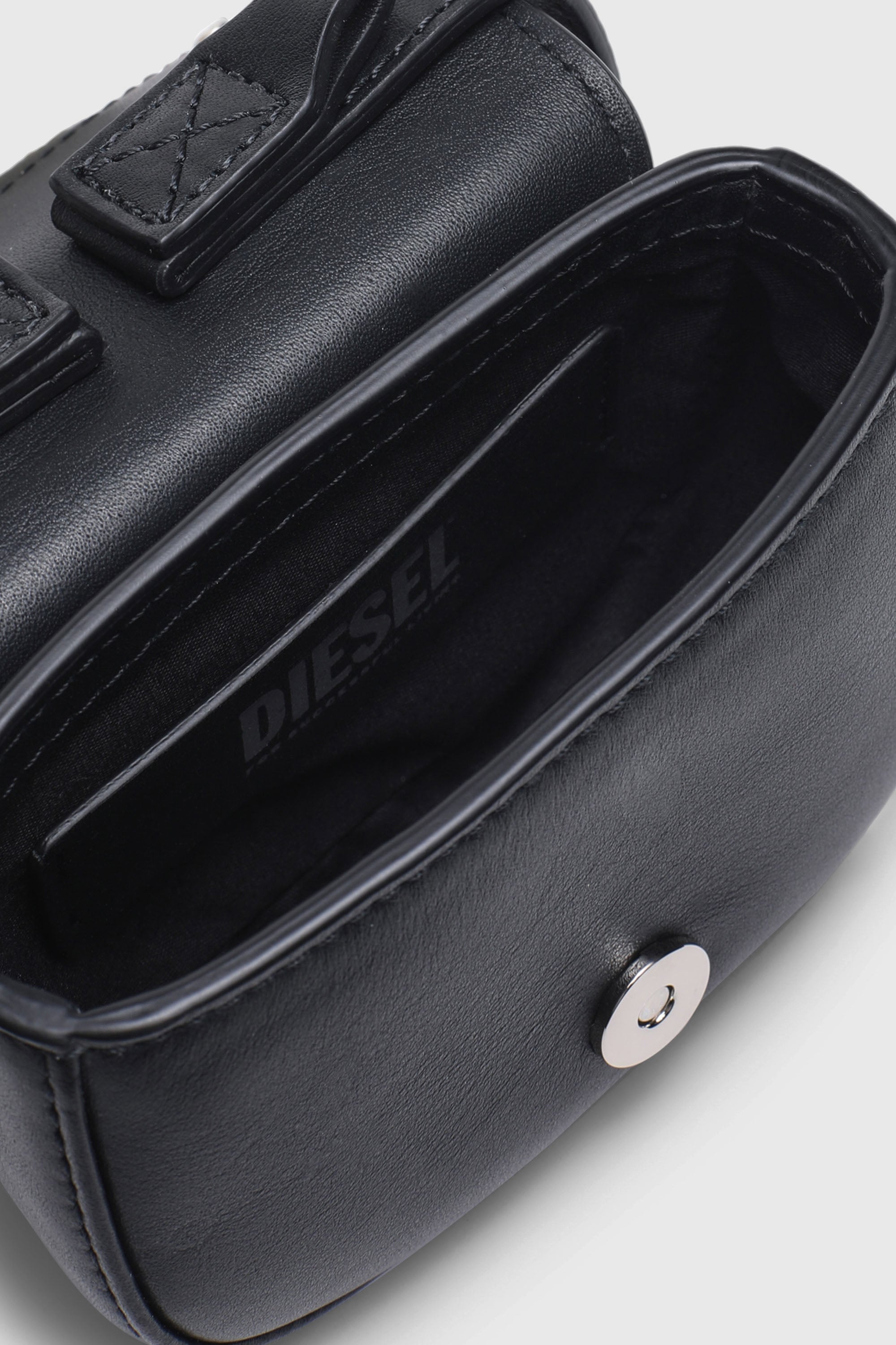 Diesel - 1DR XS, 1DR XS-Minibolso ic&oacute;nico con placa D logo Mujer in Negro - 7