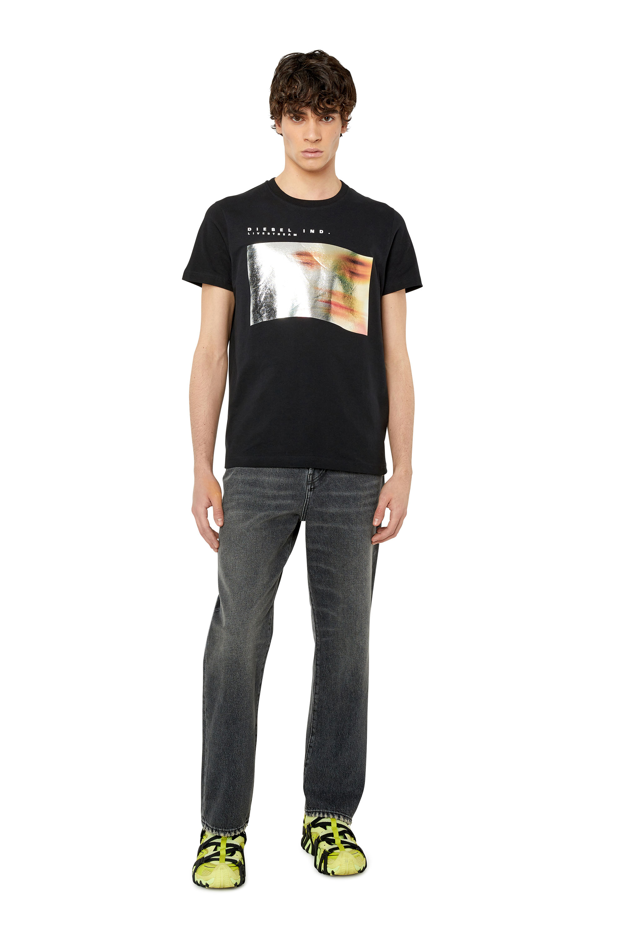 Camiseta con estampado met&aacute;lico de cara borrosa