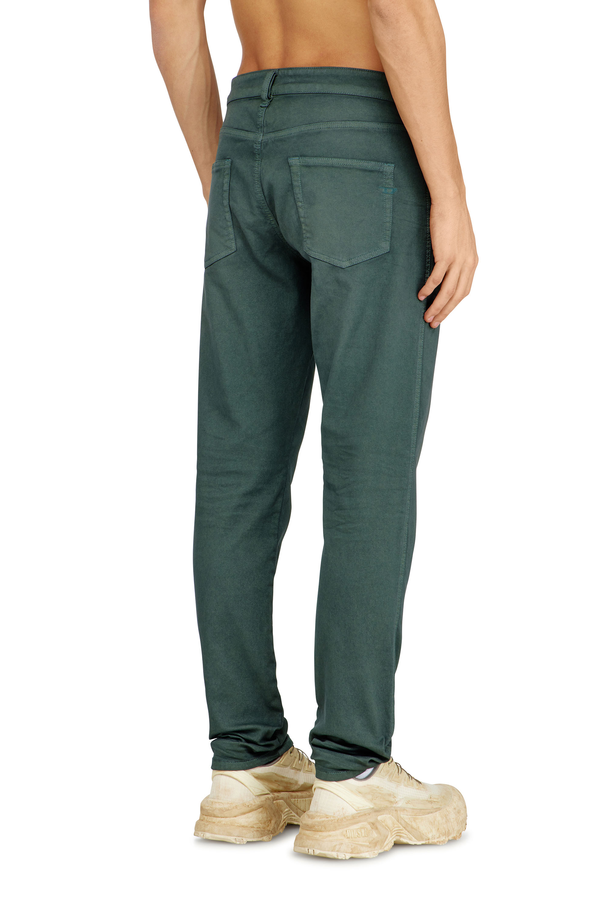 Diesel - Slim 2062 D-Strukt Joggjeans&reg; 0670M Homme, Vert Fonc&eacute; - Image 4