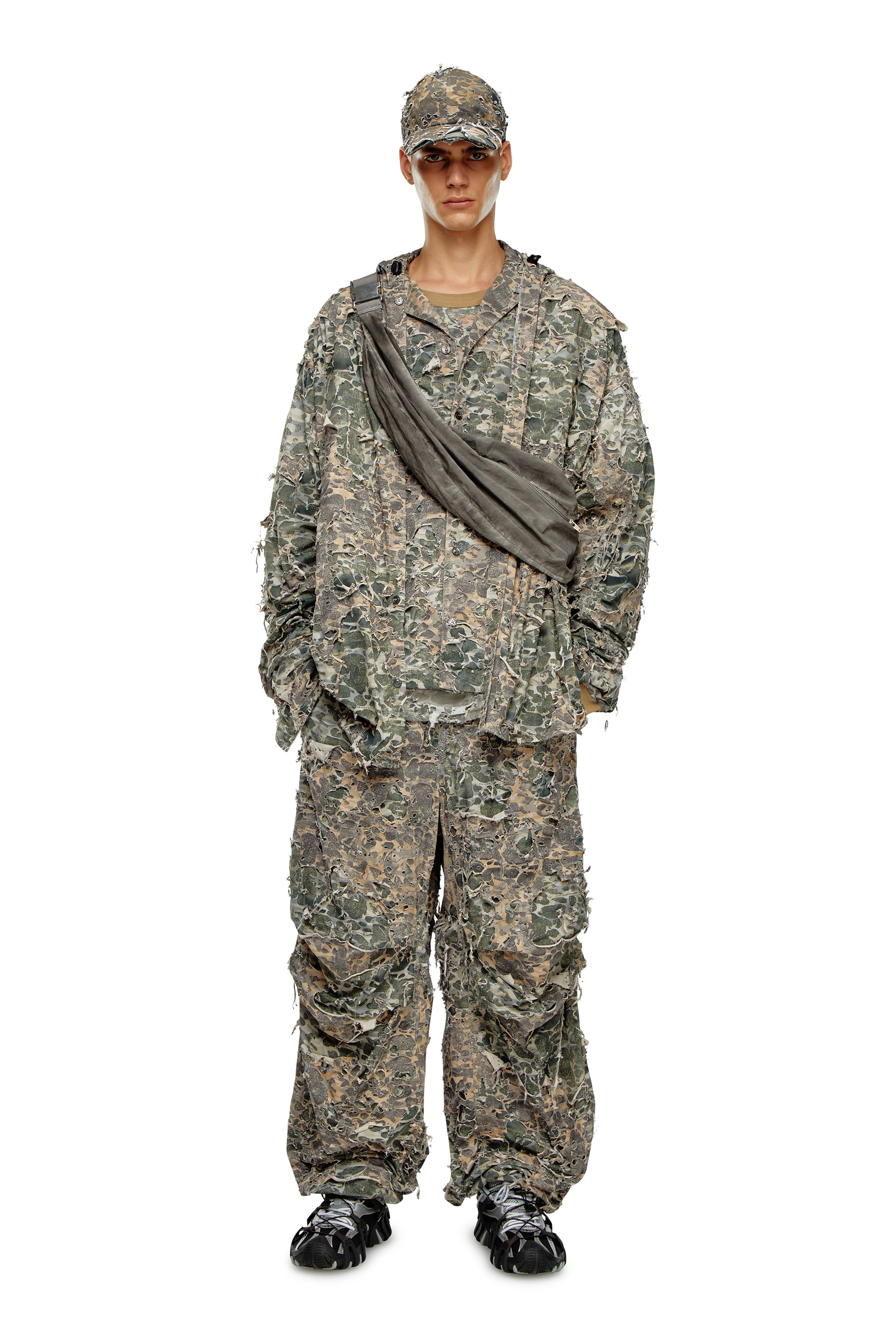 Diesel - P-HOKNEY, Man's Camo pants with destroyed finish in Grey/Green - 1