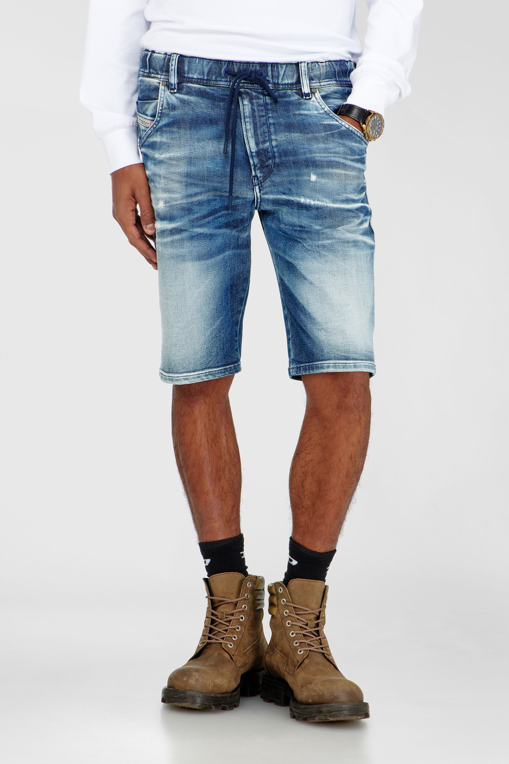 Diesel - D-KROOSHORT JOGGJEANS, Short en JoggJeans&reg; trait&eacute; Homme in Bleu - 1