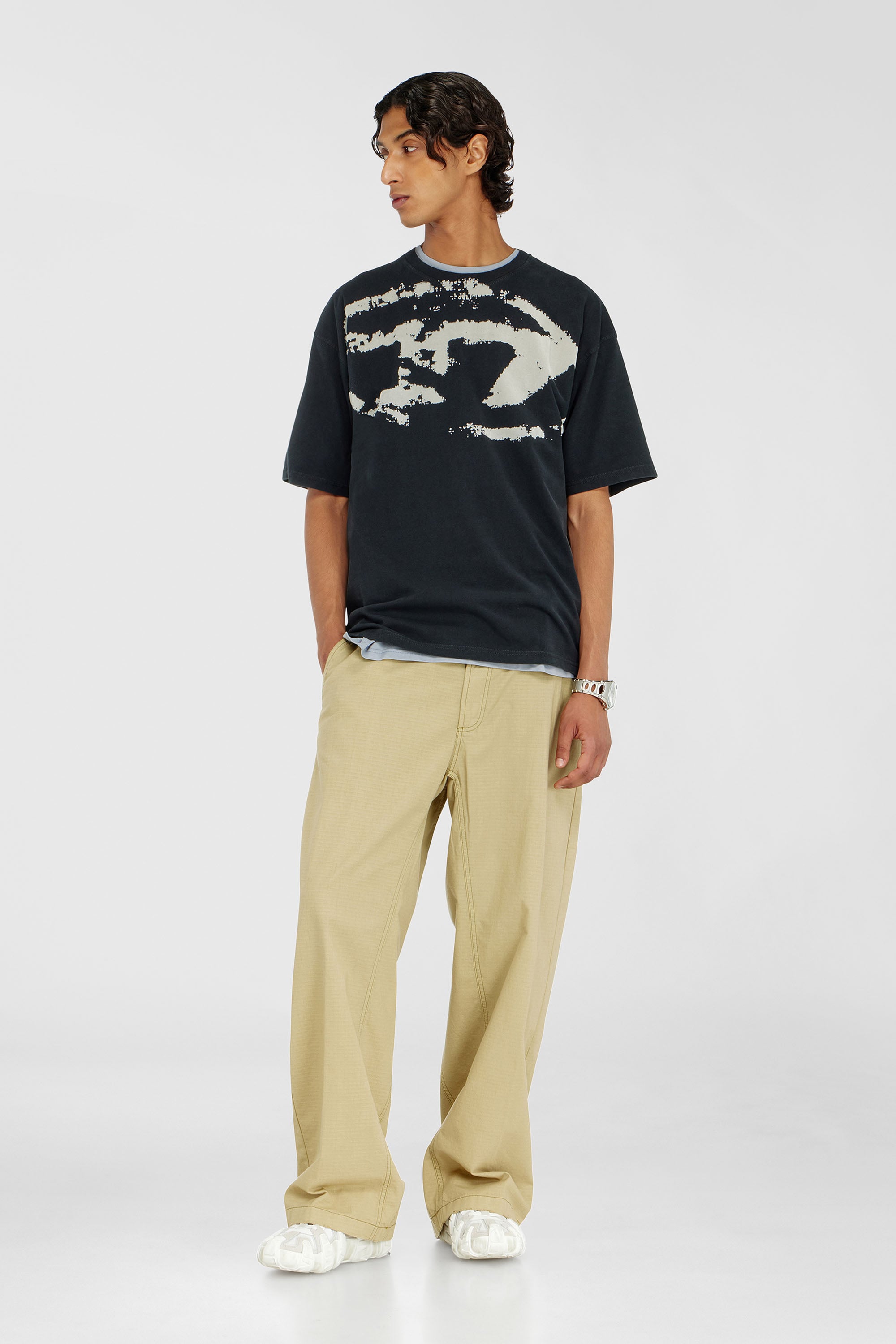 Diesel - T-BOXT-N14, Male's T-shirt with distressed flocked logo in Black - 2