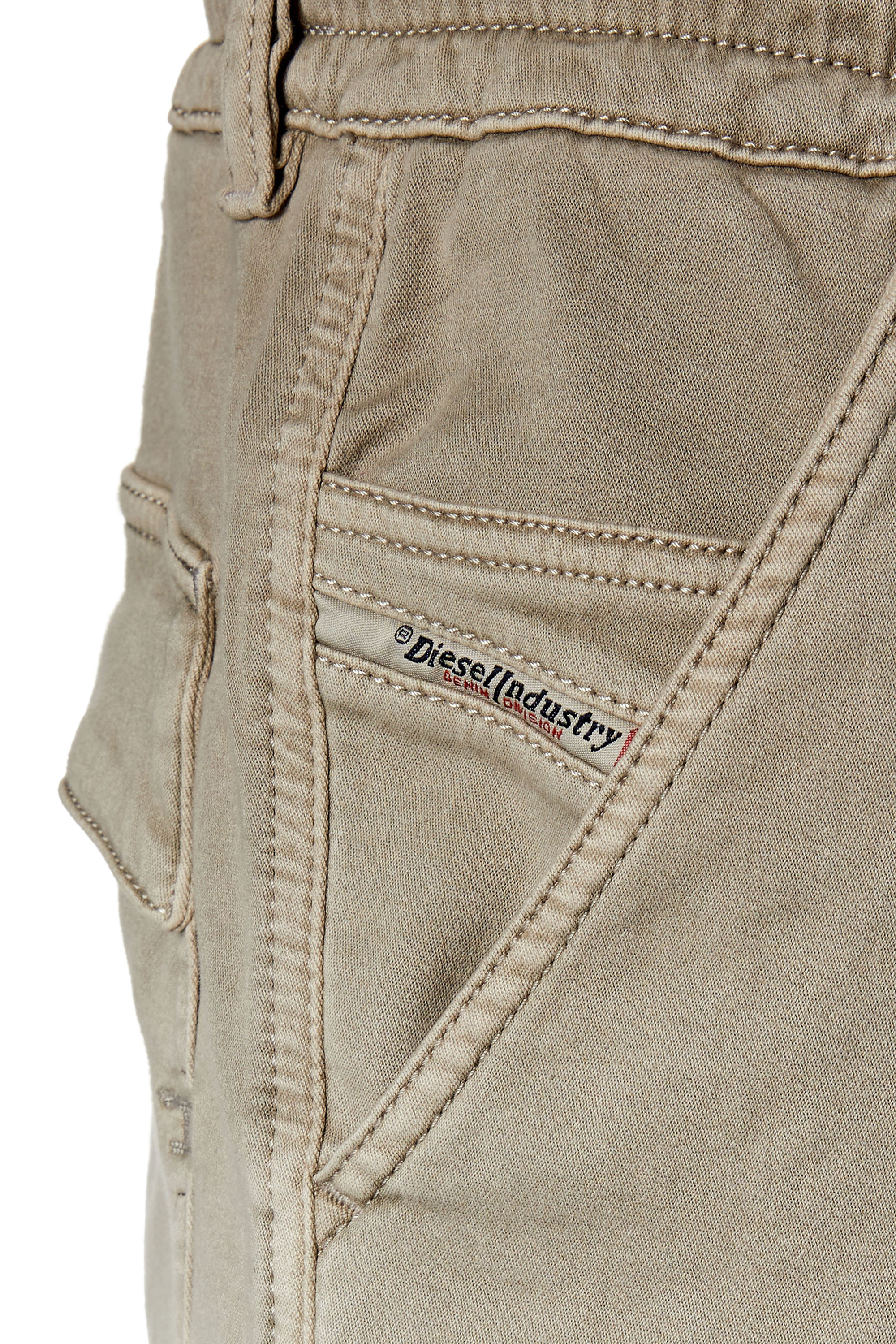 Diesel - D-KROOLEY-CARGO-SHORT JOGG, Man's Cargo shorts in JoggJeans in Light Grey - 4