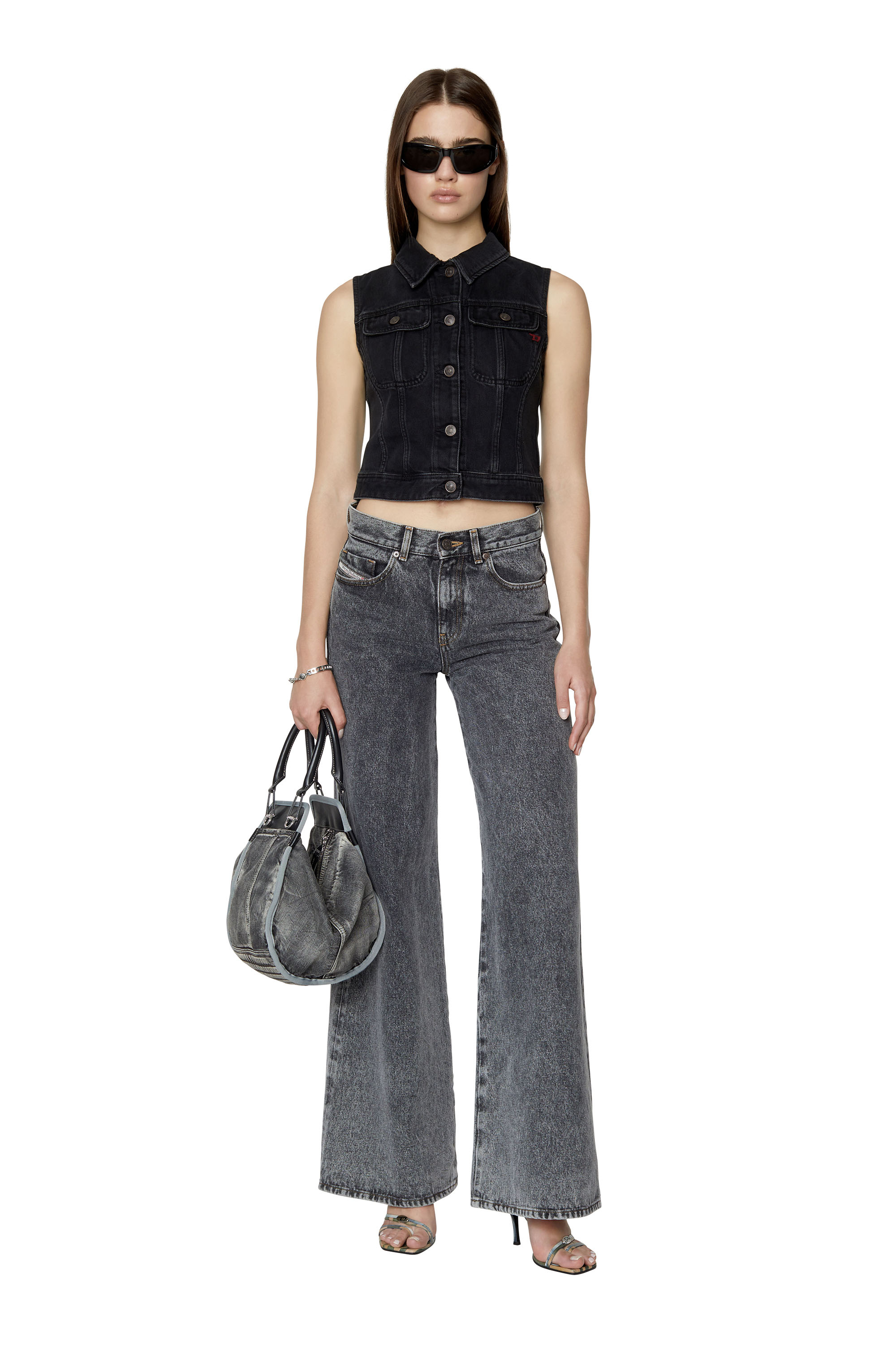 Slim-fit sleeveless trucker jacket
