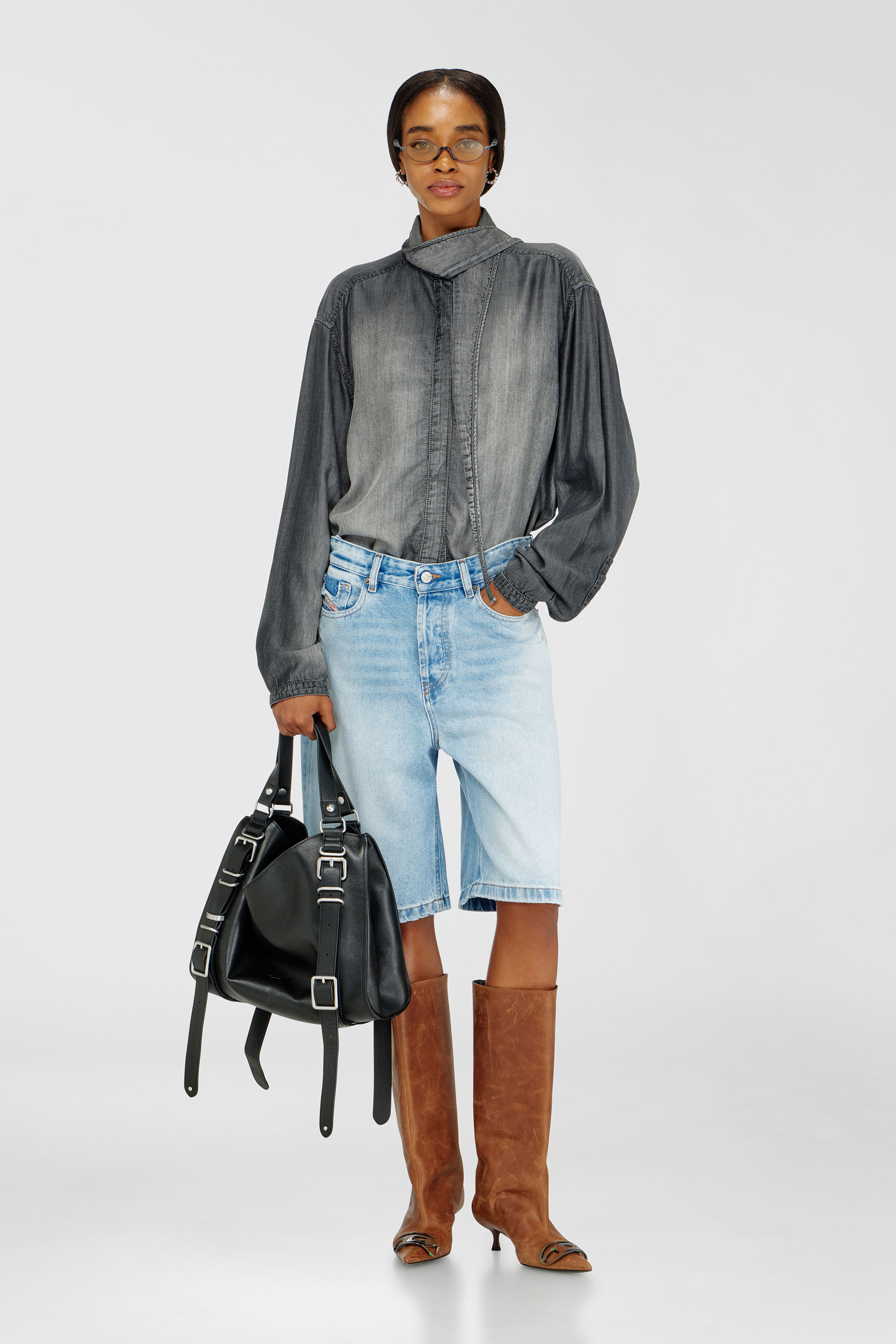Shorts en denim d&eacute;truit