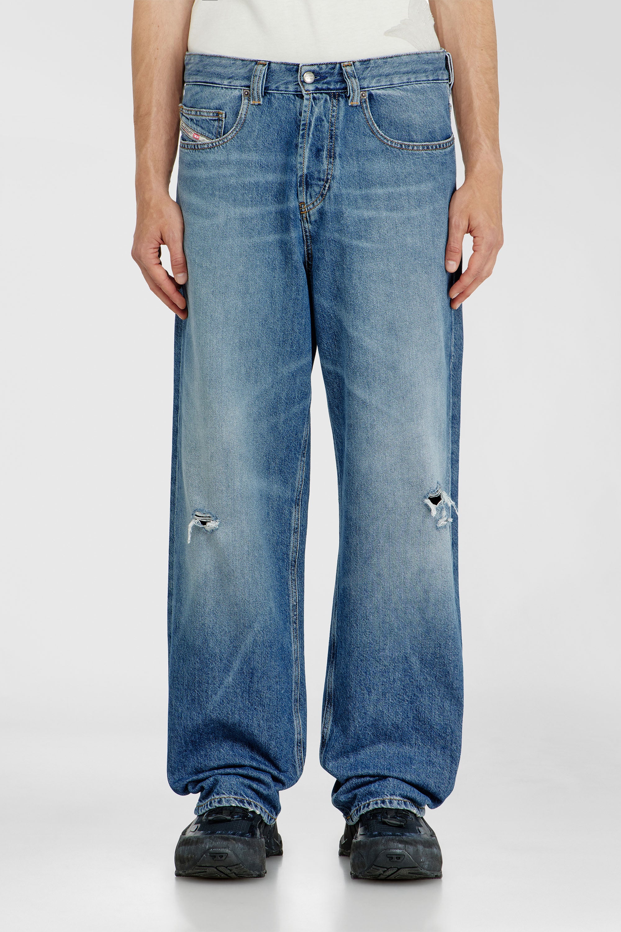 Diesel - Male's Relaxed Jeans 2001 D-Macro 09P61, Medium Blue - 1