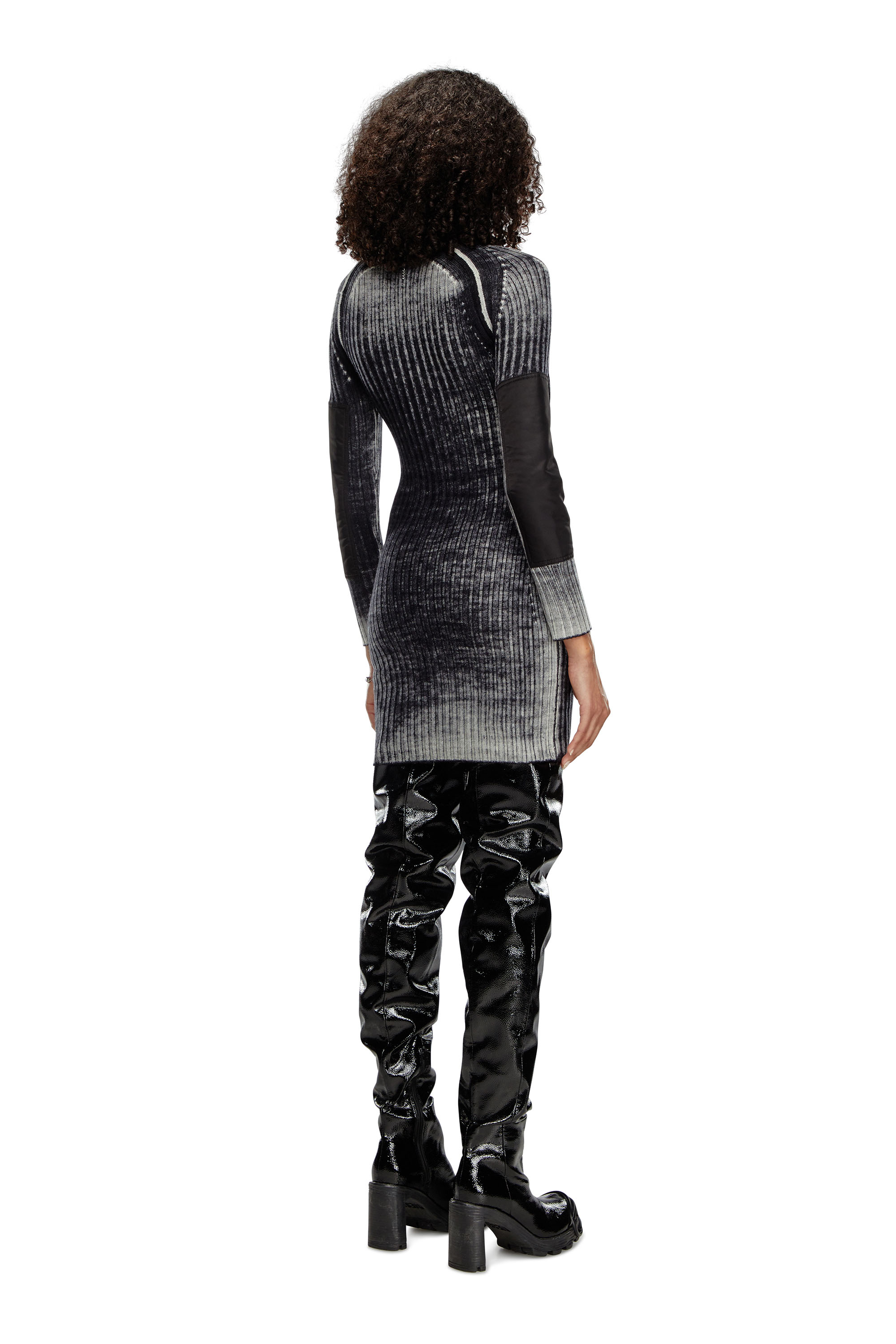 Diesel - M-ARTISTA, Robe courte en maille de laine traitée Femme in Noir - 4