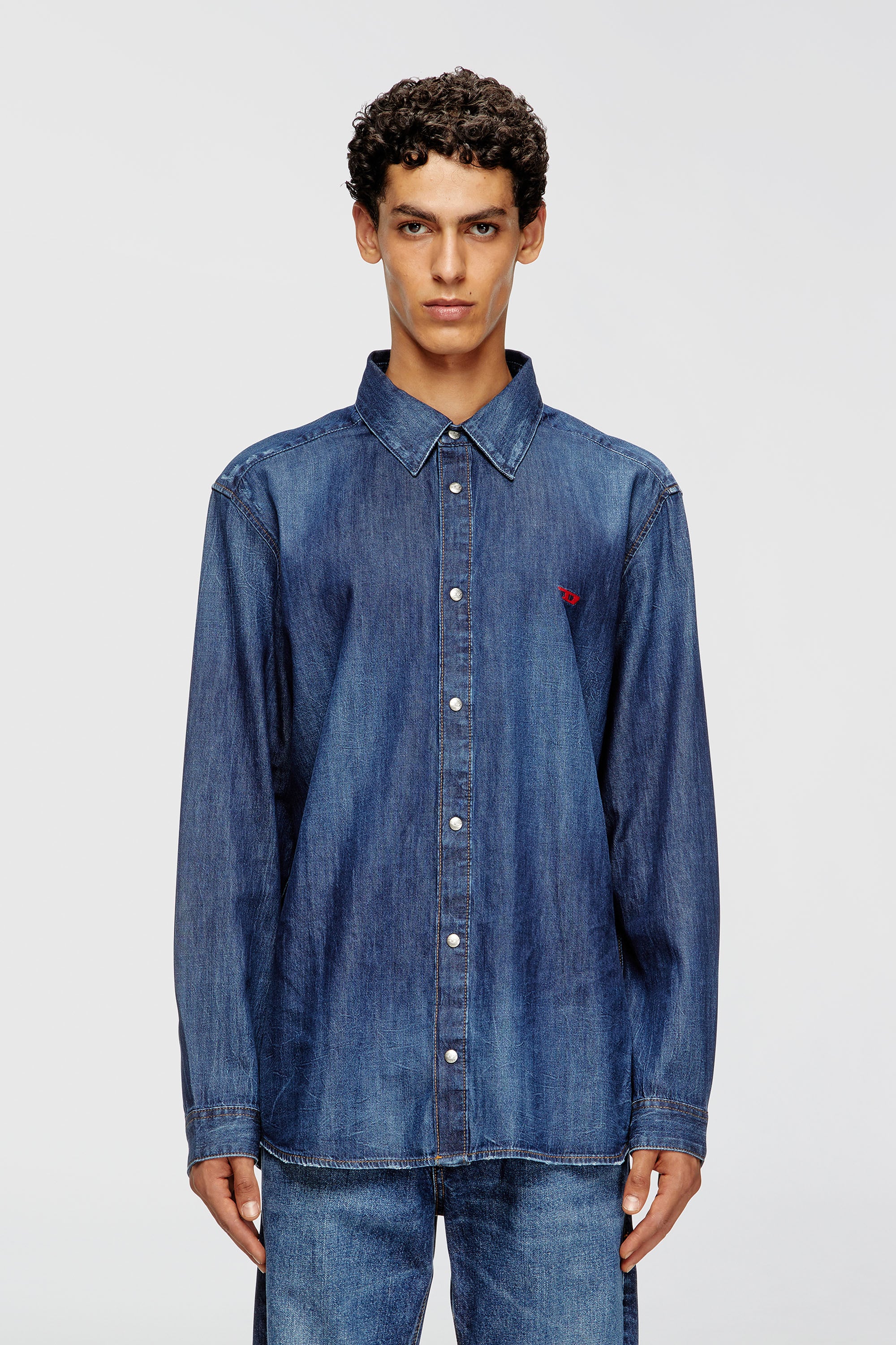 Diesel - D-SIMPLY, Camisa de denim con logo bordado Hombre in Azul marino - 1